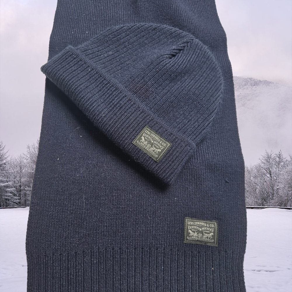 Levi Strauss Men's Toque & Scarf